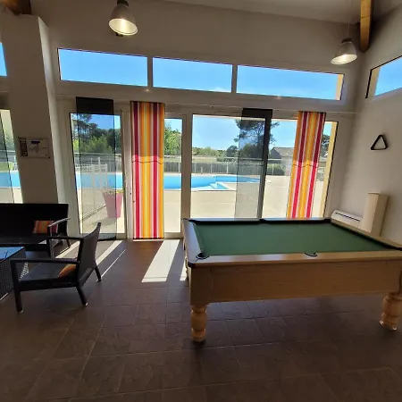 A 500 Metres Des Plages Et Du Port Du Brusc, Les Terrasses Des Embiez Avec Piscine Et Apartment